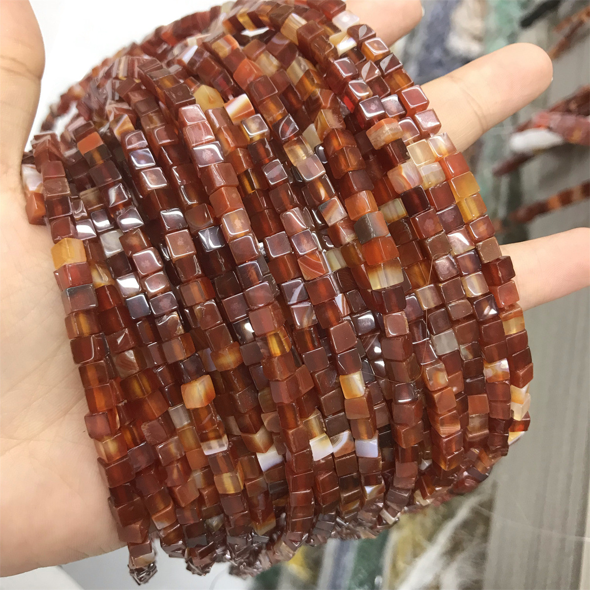Square grains: 4mm red agate