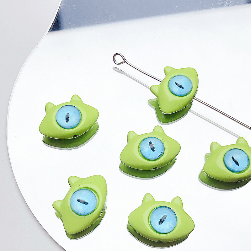 08/11x15mm/green one-eyed little monster (1)