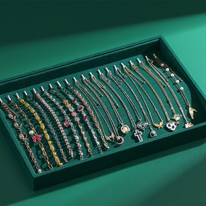[Necklace plate] Green [uncovered tray]]