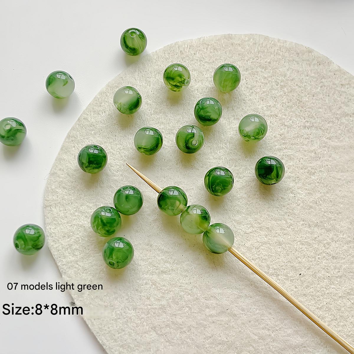 07 /8mm light green round beads (10)