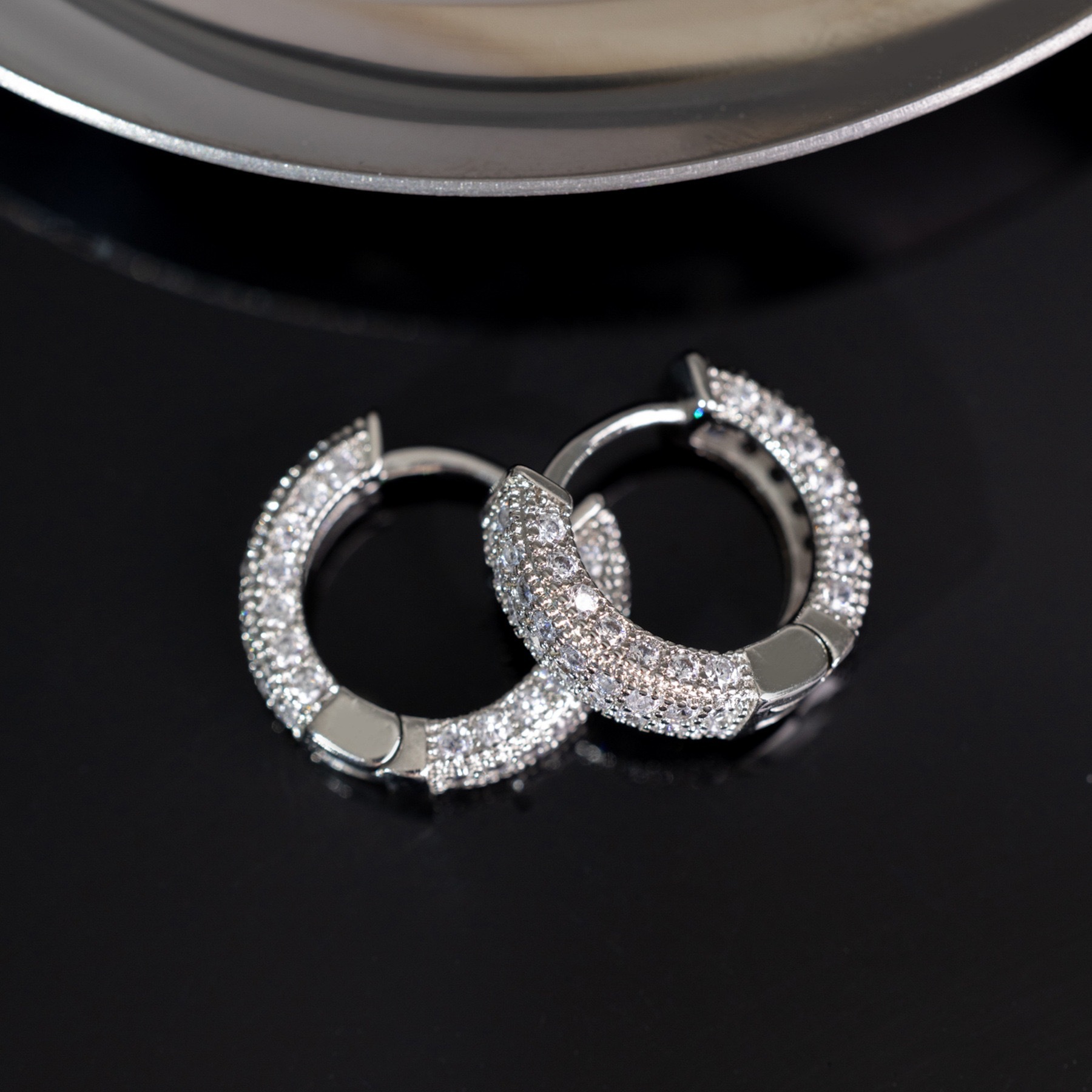 platinum-White Diamond (1 pair)