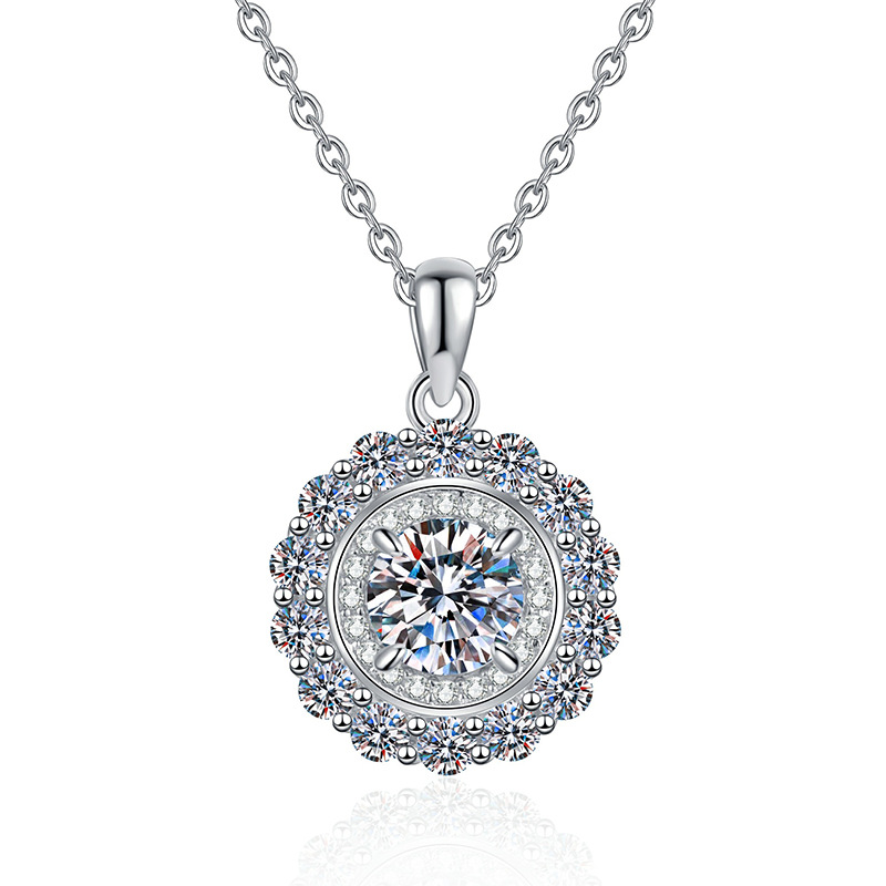 White moissanite 1ct