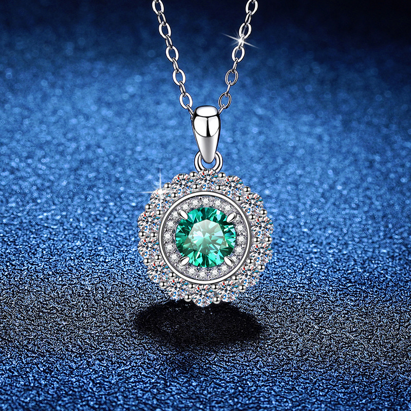 Green moissanite 1ct