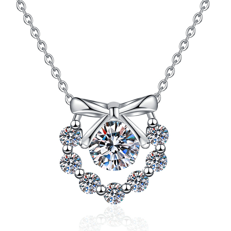 D color white moissanite
