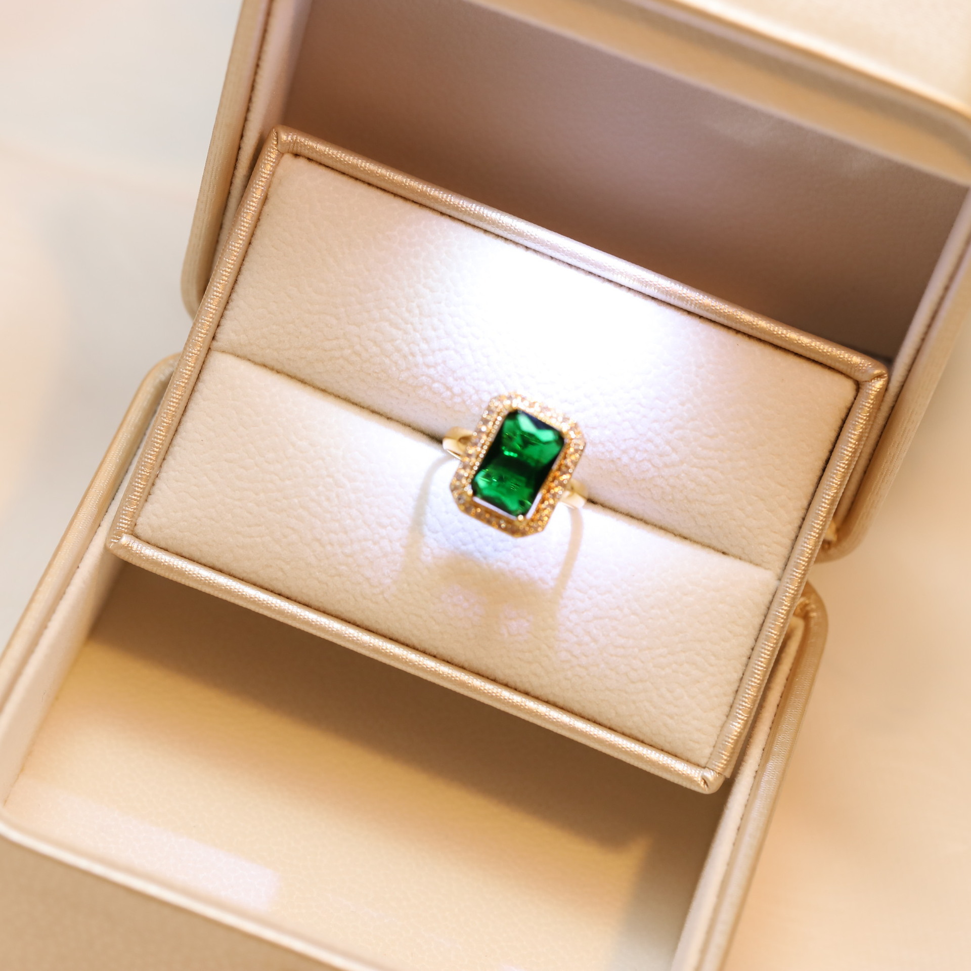 green ring