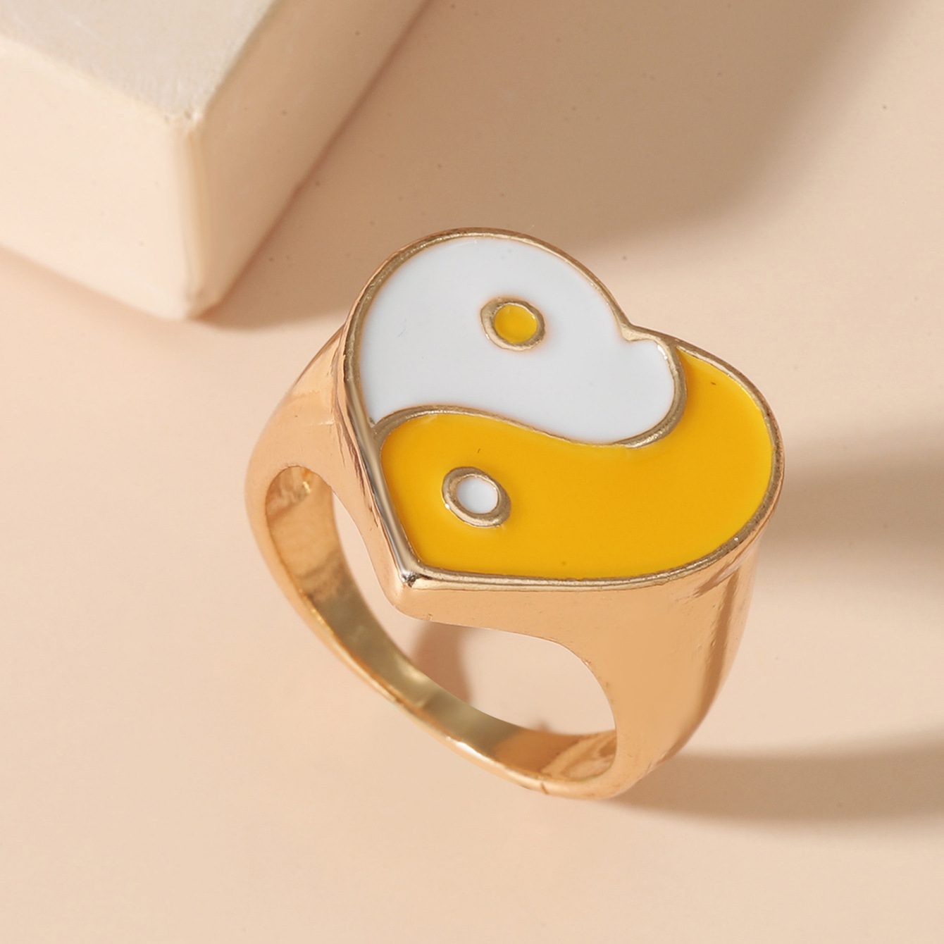 02 White Yellow A- 50
