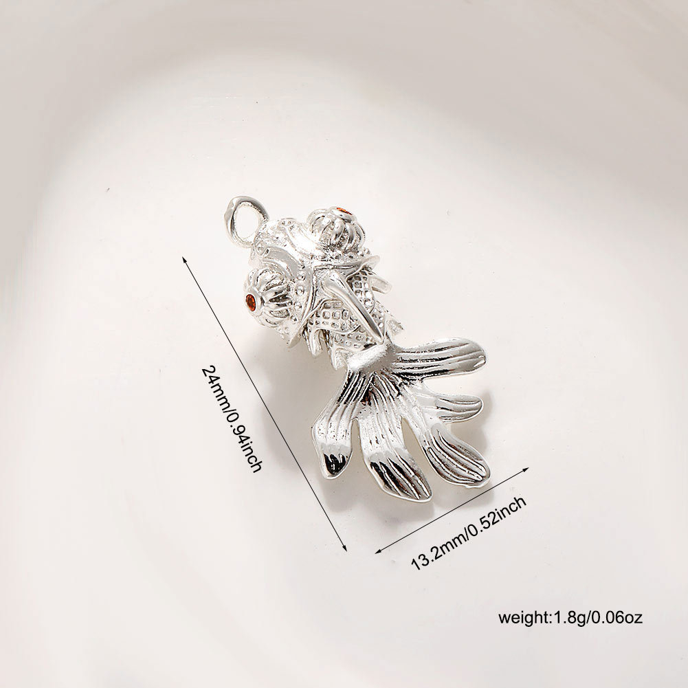 Silver three-section goldfish