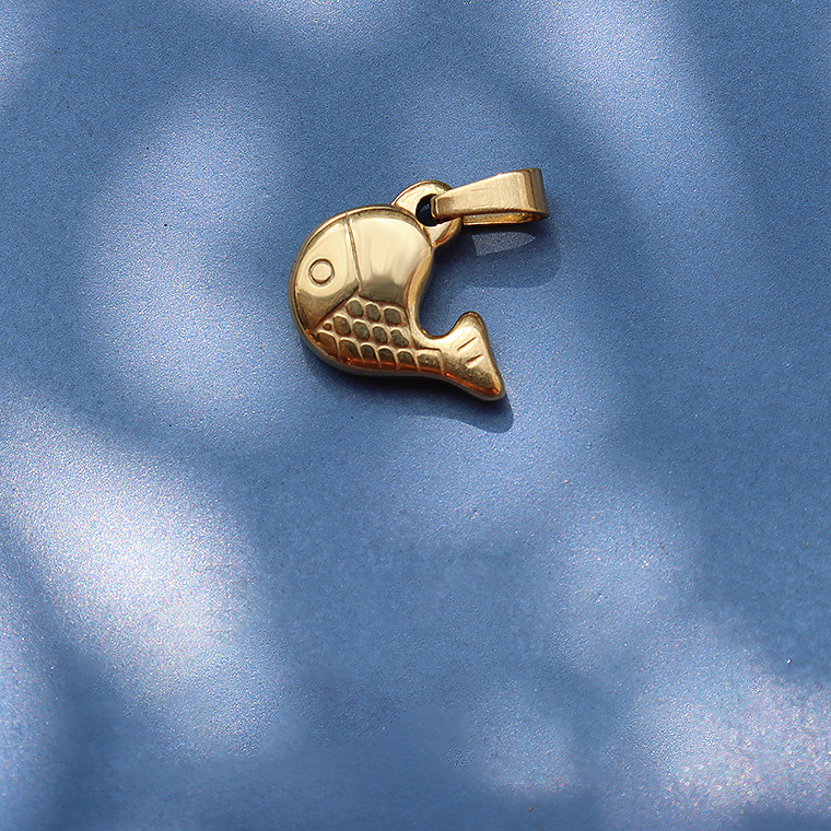 D02 Golden whale