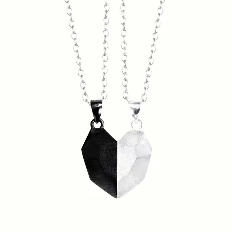 Black and white pair of necklace (silver chain silver chain)