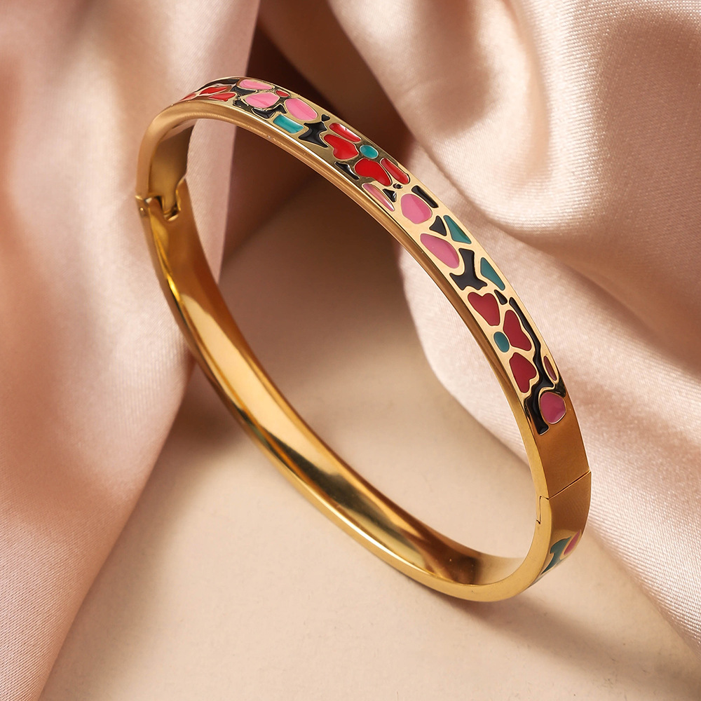 Sz709 (bright red pink) 6mm wide