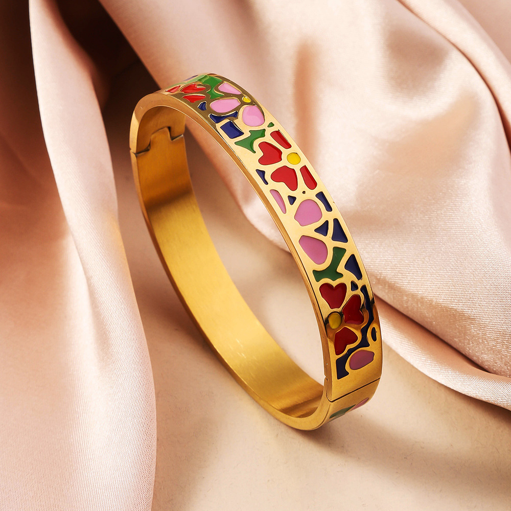 Sz726 (red, pink, green and blue petals) 10mm wide