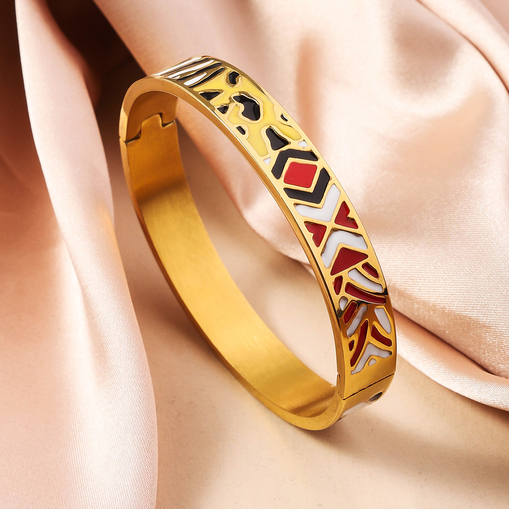 Sz729 (black, white, yellow and red) 10mm wide