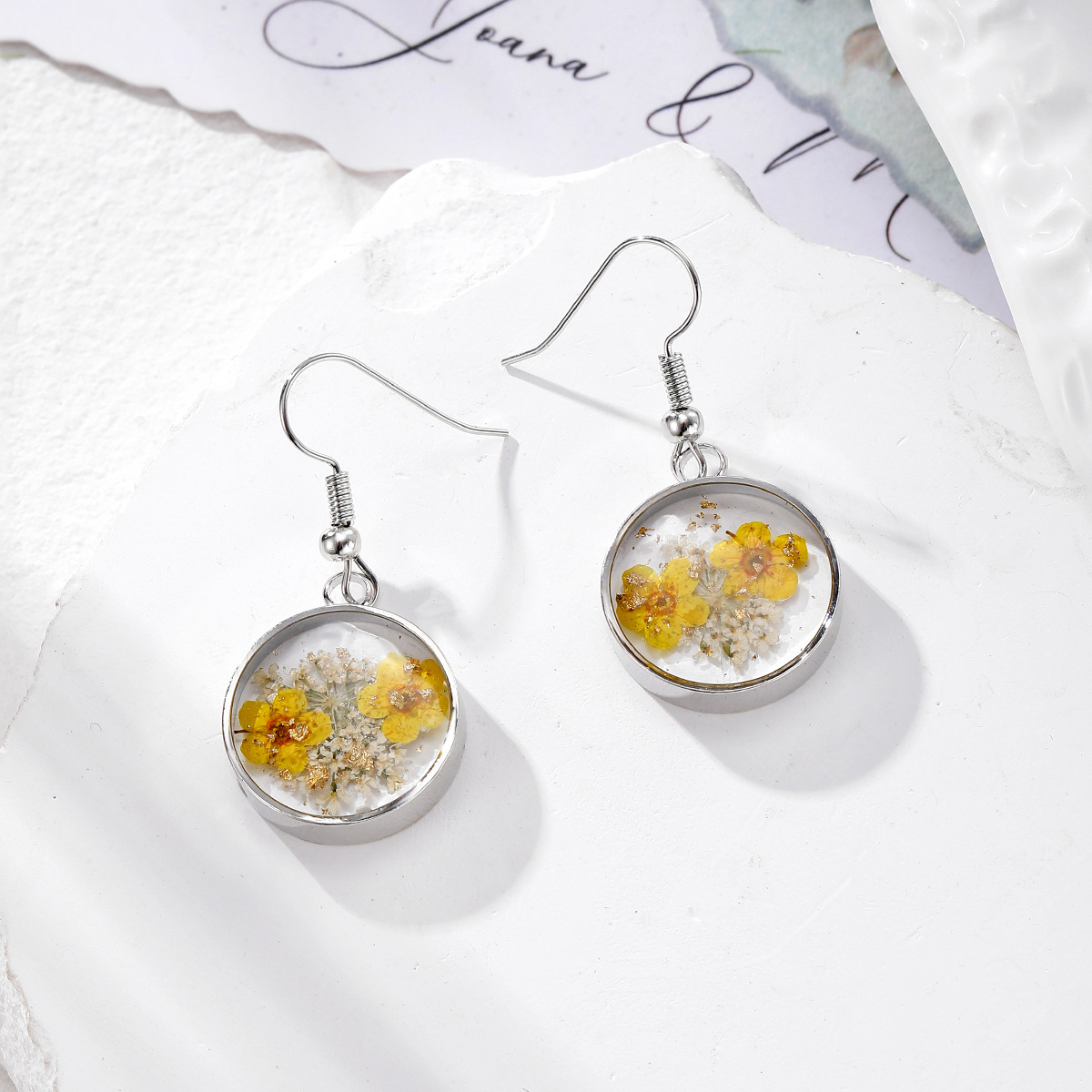 Silver edge yellow narcissus (silver hook)