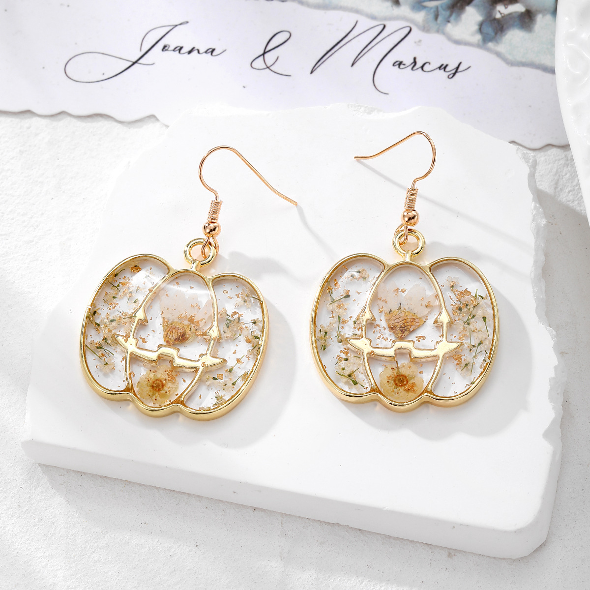 White floral large pumpkin (gold hook)