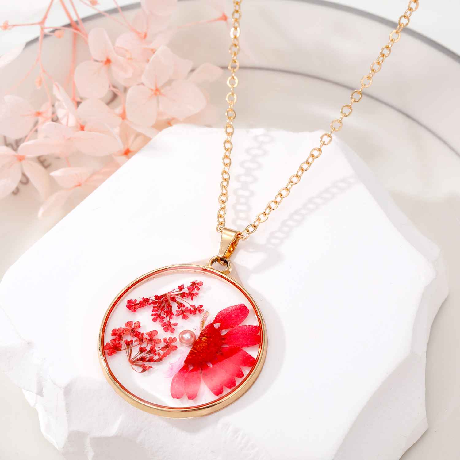 4# Half Pearl red daisy
