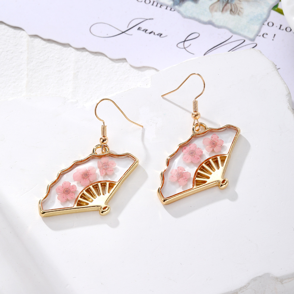 Pink flower fan (gold hook)