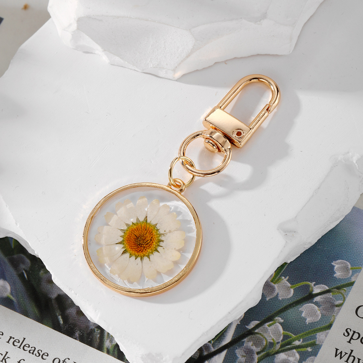 White Round Daisy