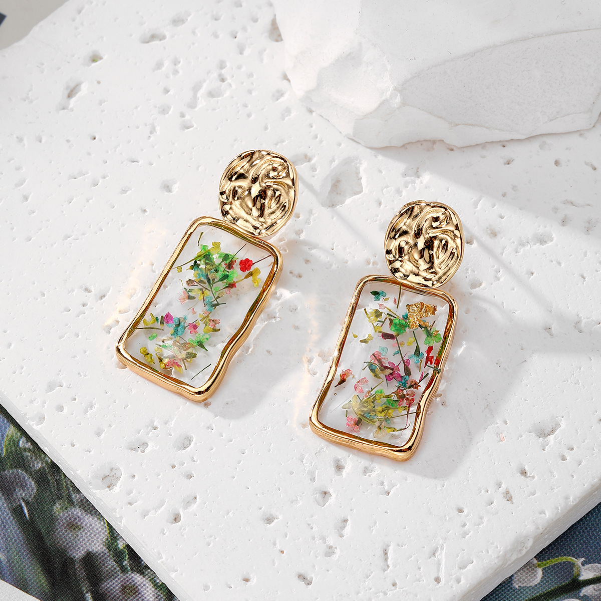 Colored rectangular flowers