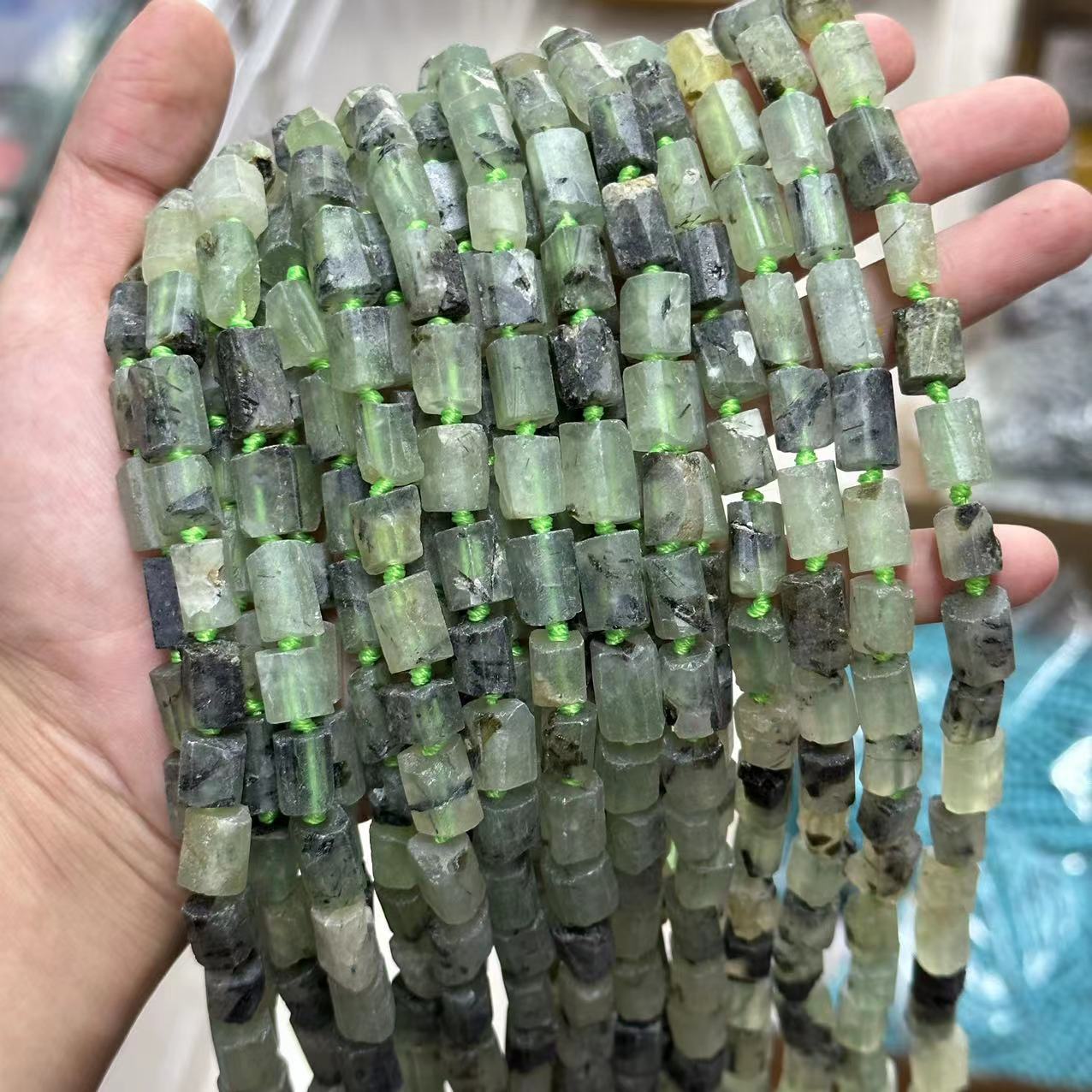 Grape stone about 8 * 13mm (large particles, matte)