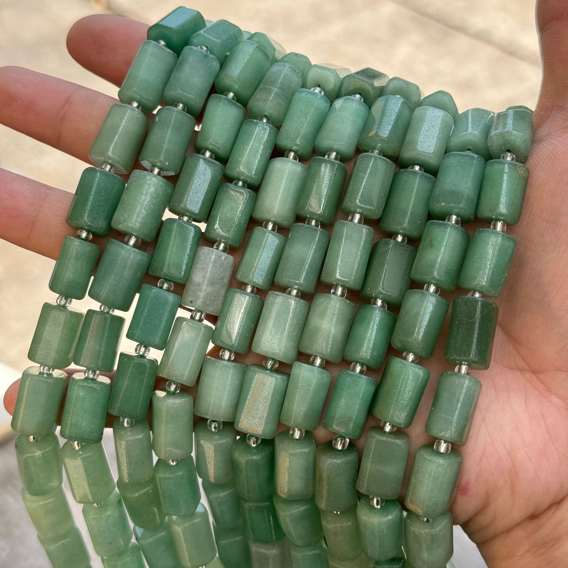 Green aventurine about 8 * 12mm (small particles, glossy)