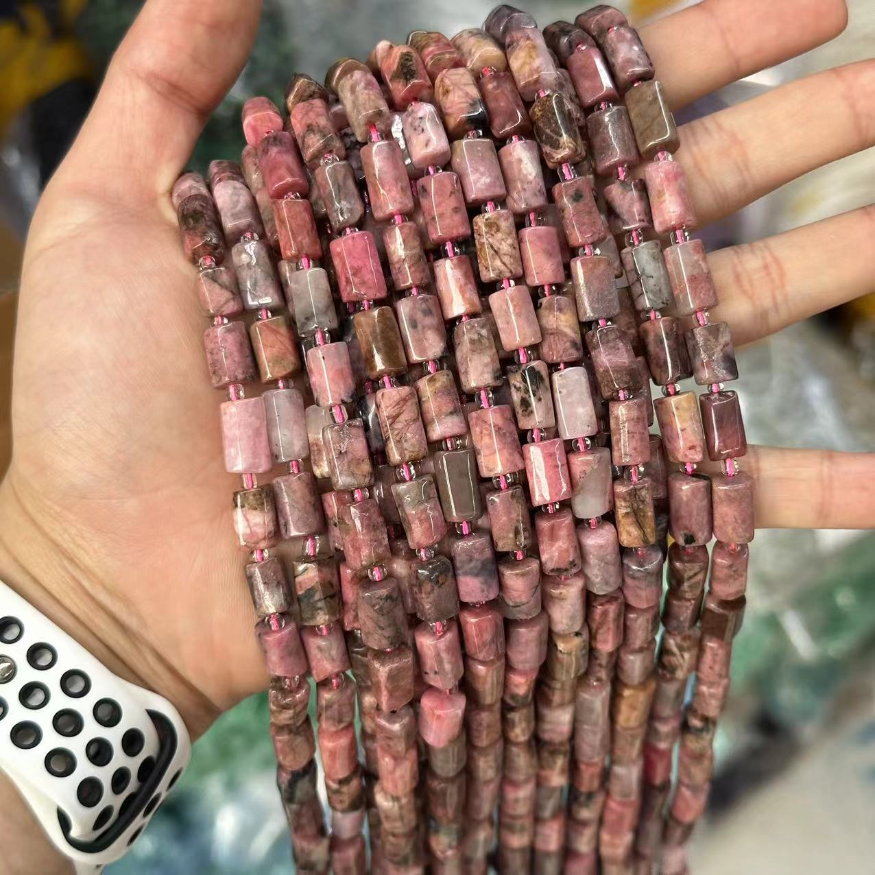 Black line red striated stone about 6*11mm (small particles, smooth surface)