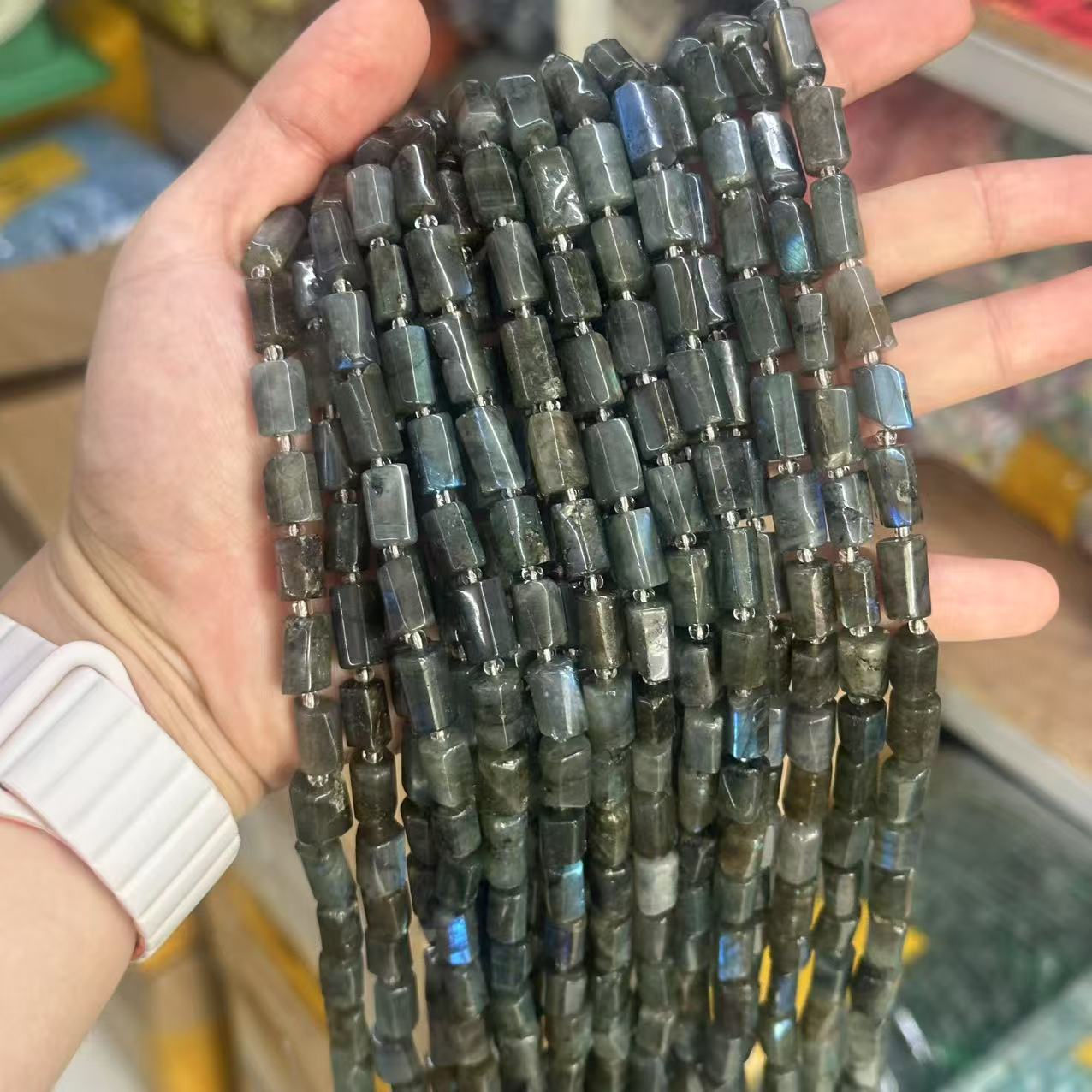 Black body blue light flash stone about 7*11mm (small particles, glossy)