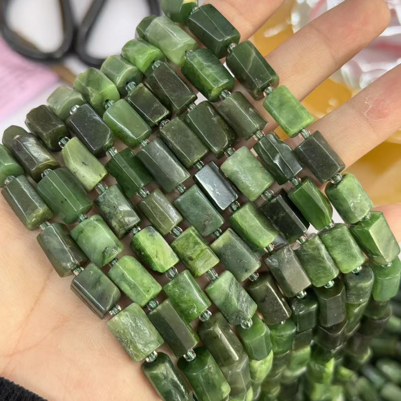 Jasper is about 7*11mm (small capsules, smooth surface)