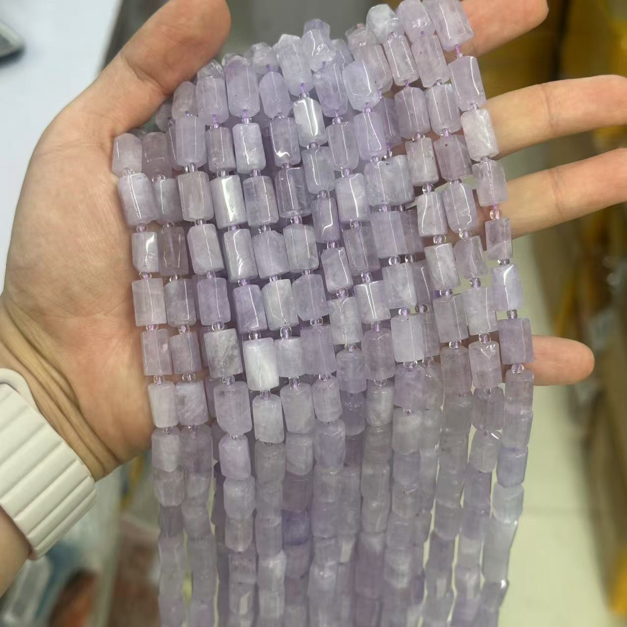 Lavender is about 7*11mm (small particles, smooth surface)