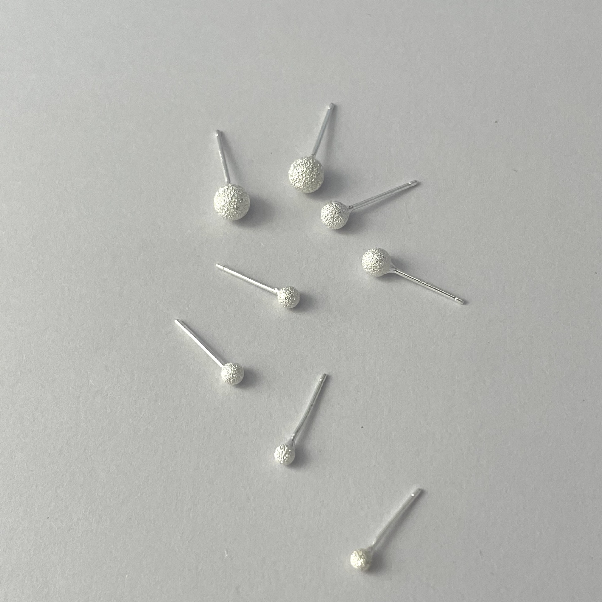 4mm (ear pin type)