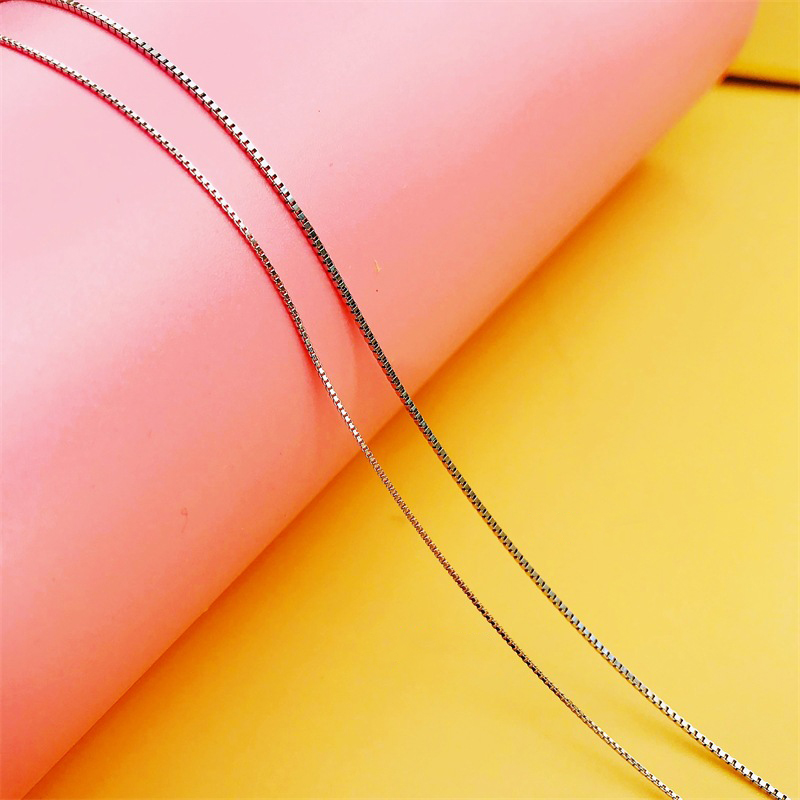 A box chain width about [0.65mm]]
