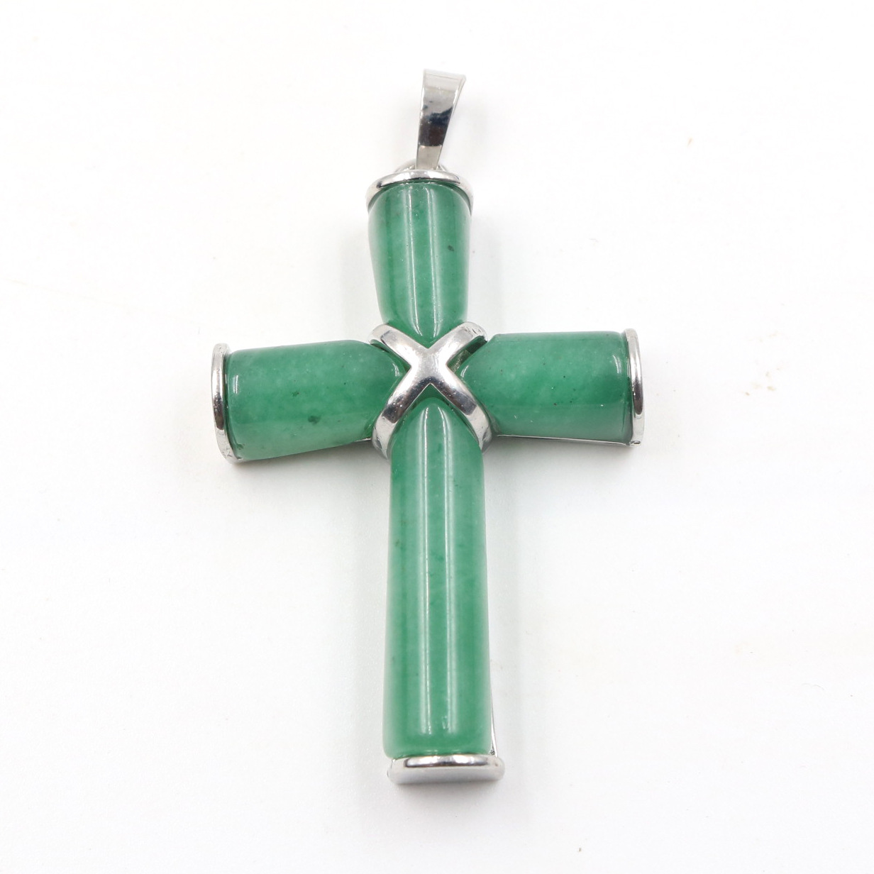 Green aventurine (chain not included)