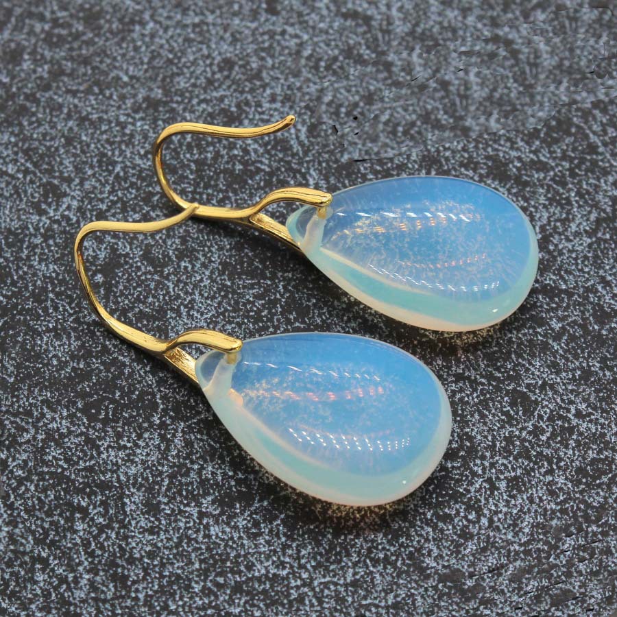 Synthetic opal