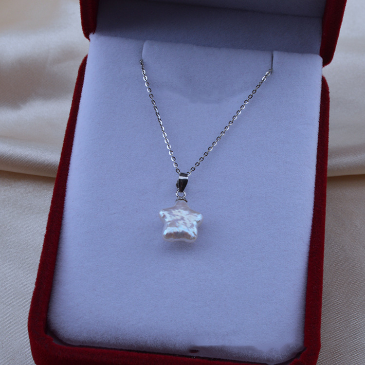 White five-pointed star pearl pendant