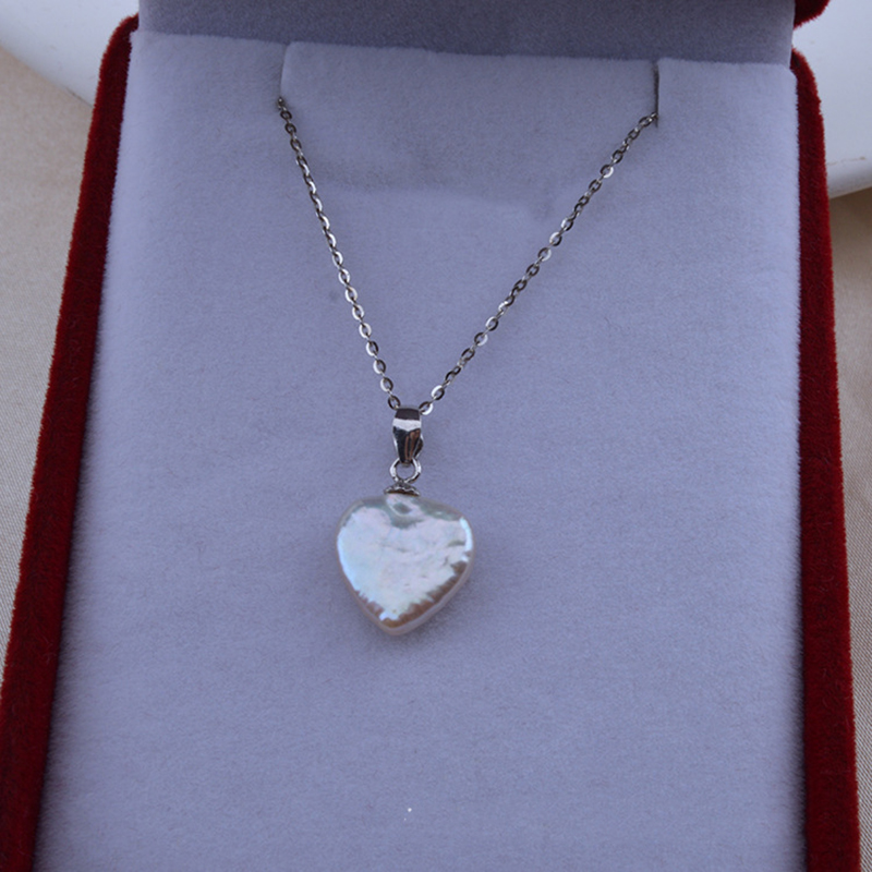 White love pearl pendant