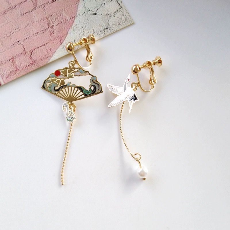 spiral ear clip