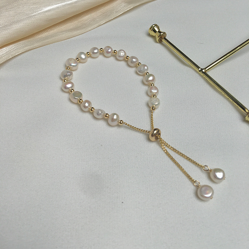 White Baroque freshwater pearl bracelet