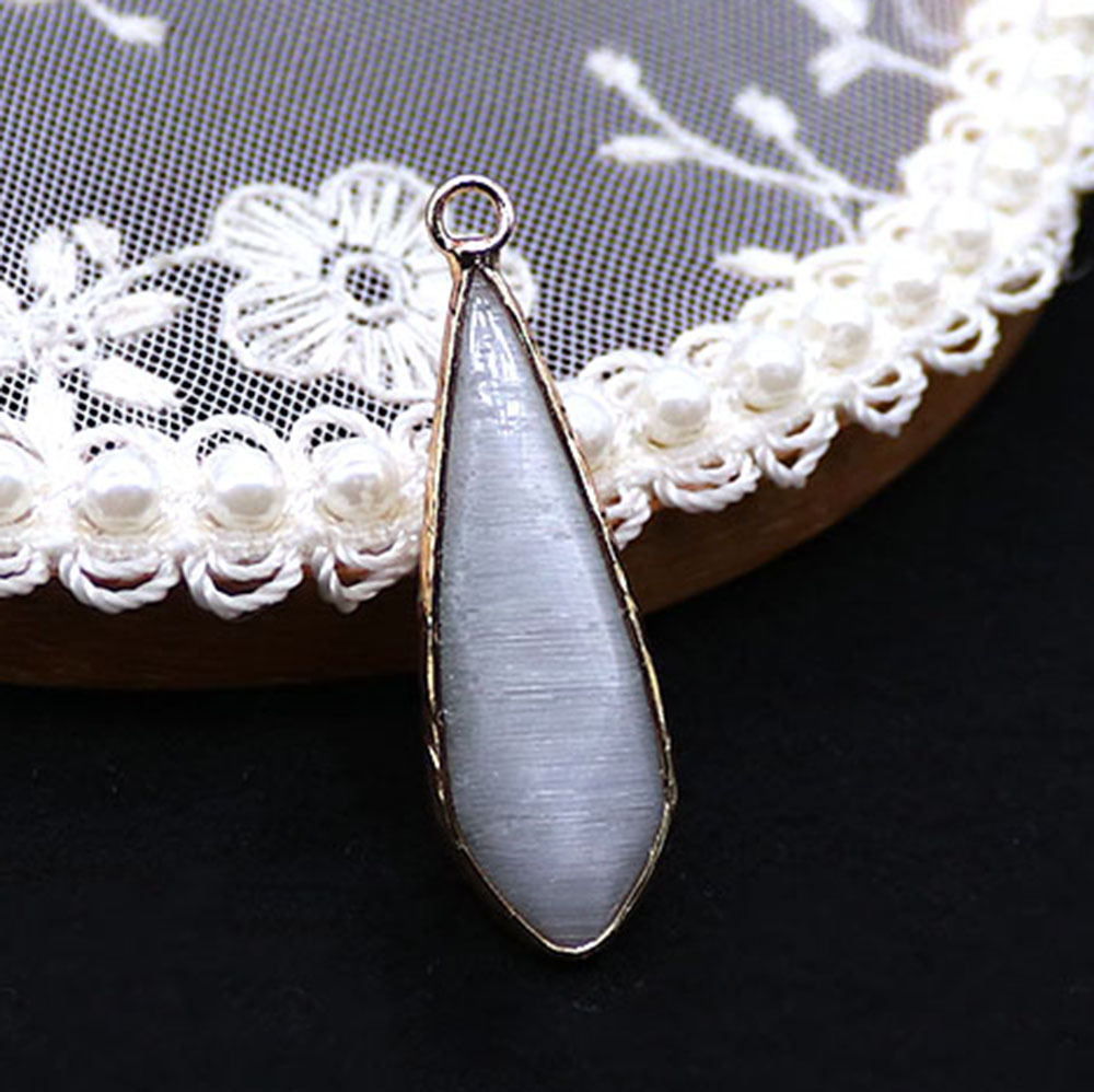 White cat eye
