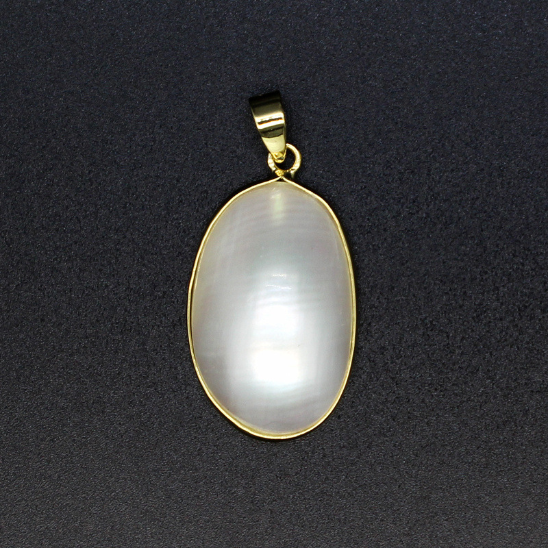 White shell-gold