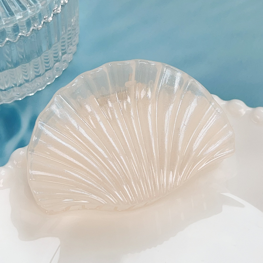 Off-white shell