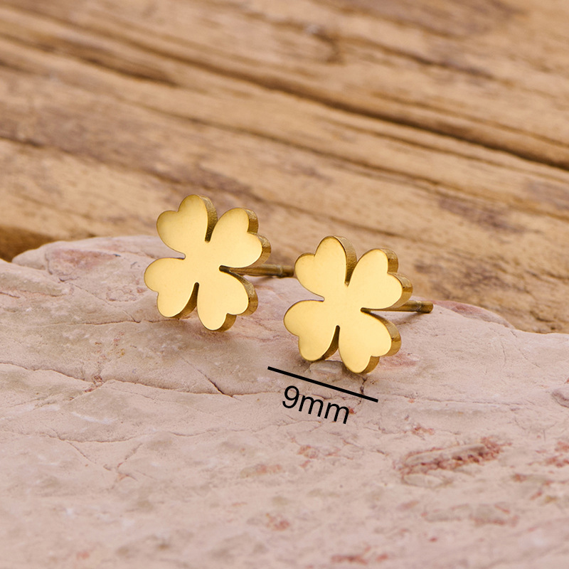 Four leaves golden