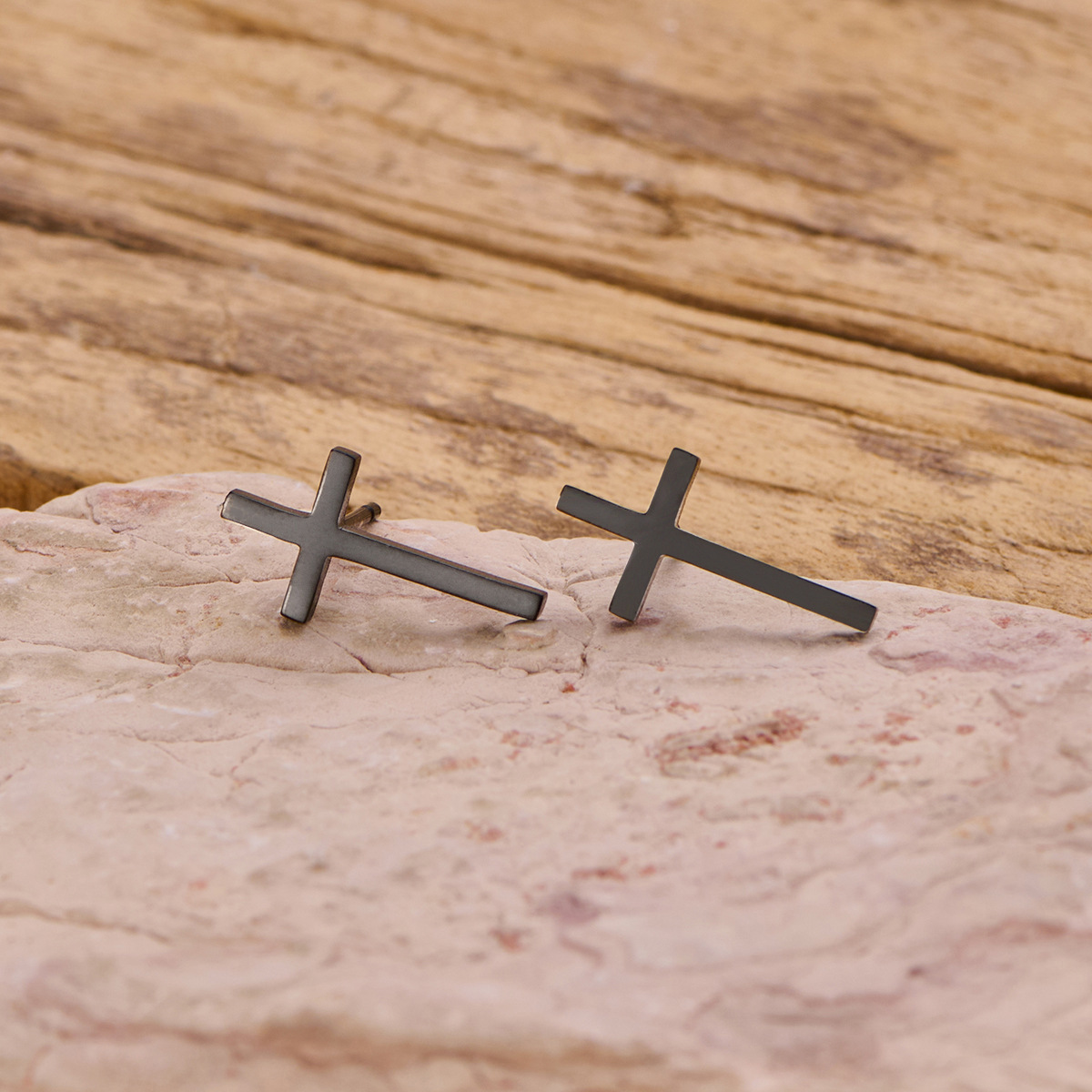 Cross black