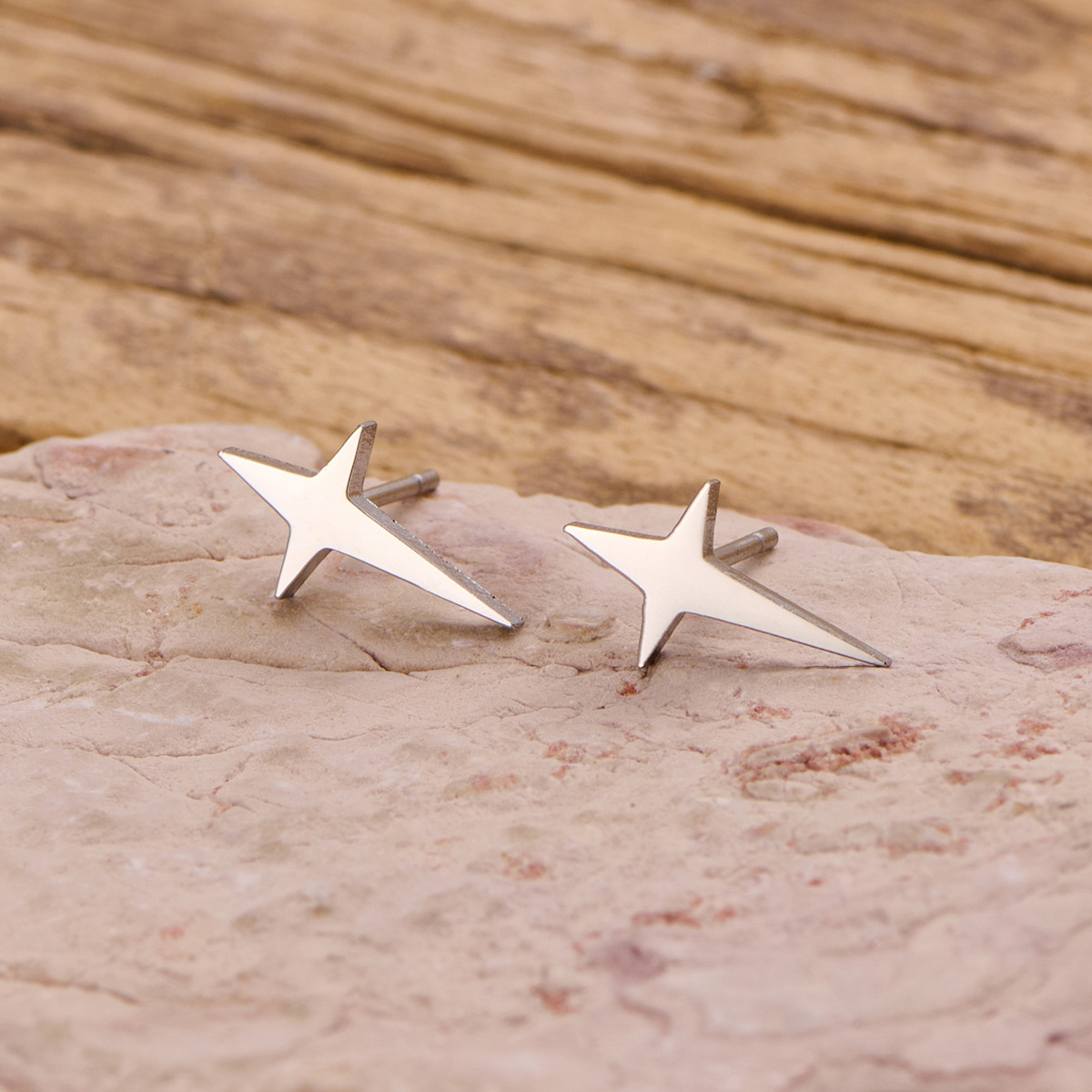 Four-pointed star steel color