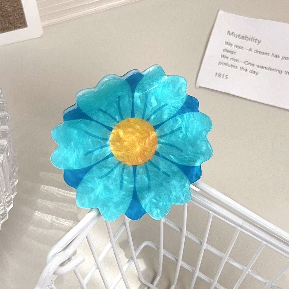 Blue daisy