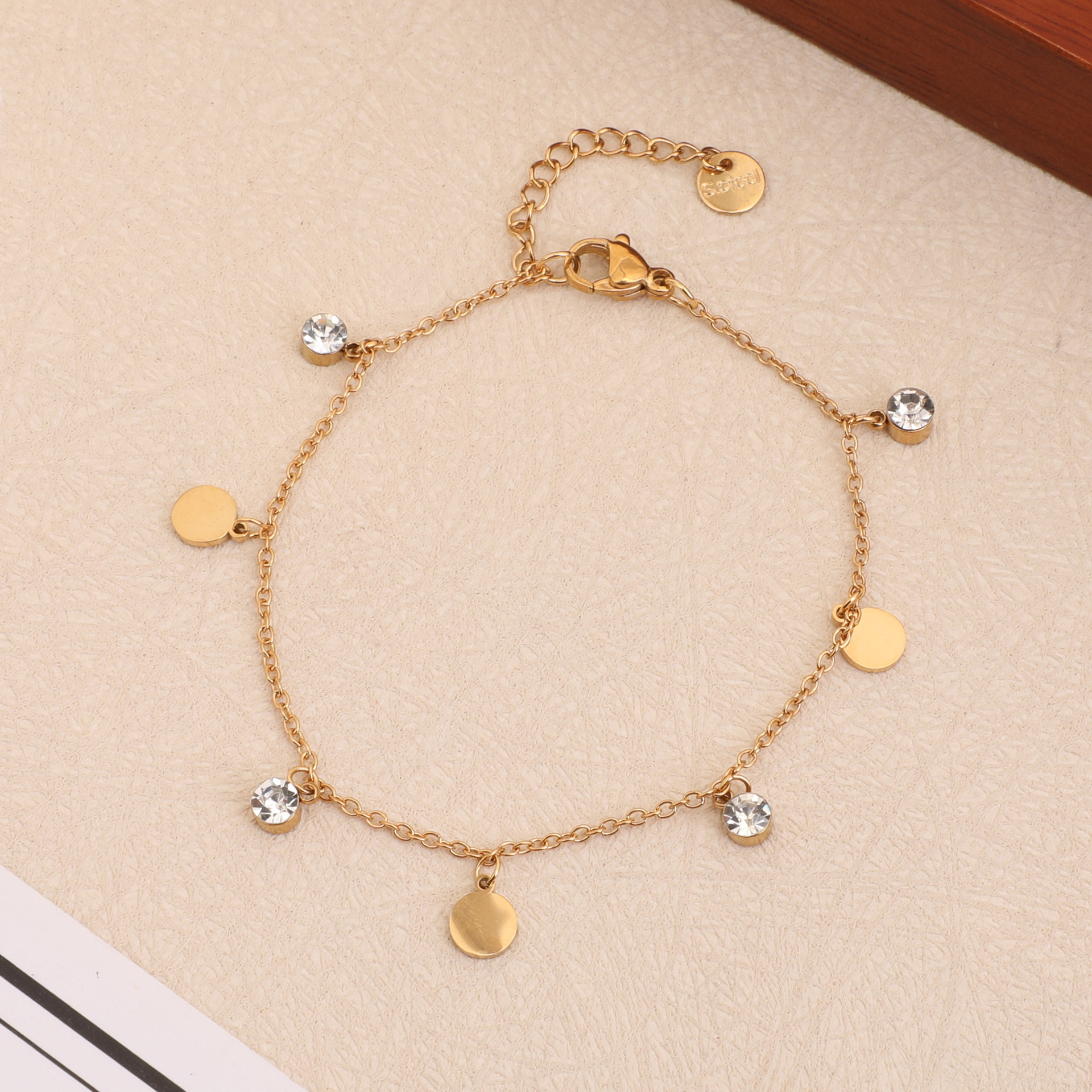 Golden disc style