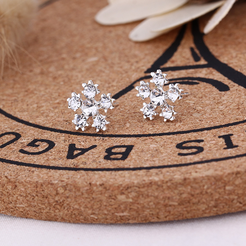 Five Flowers with Diamonds -16
