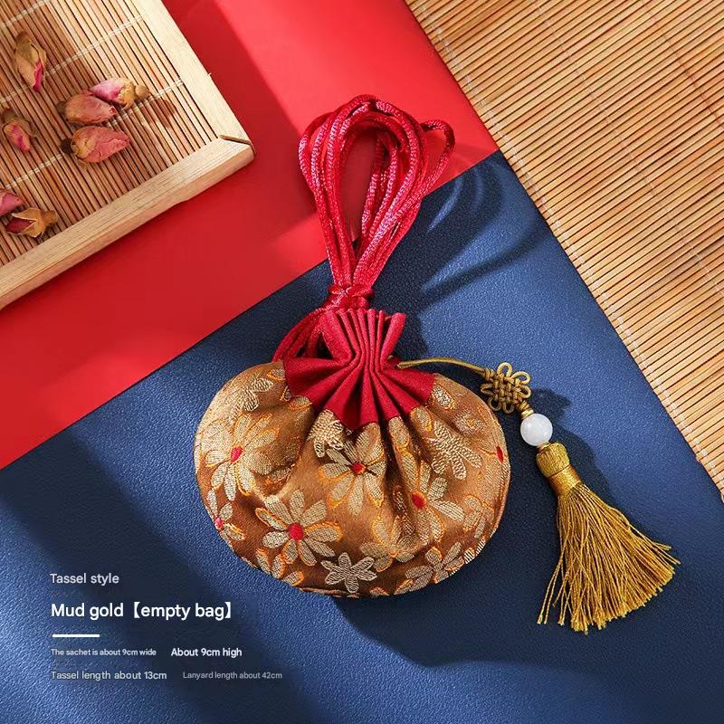 Mud Gold [tassel]]