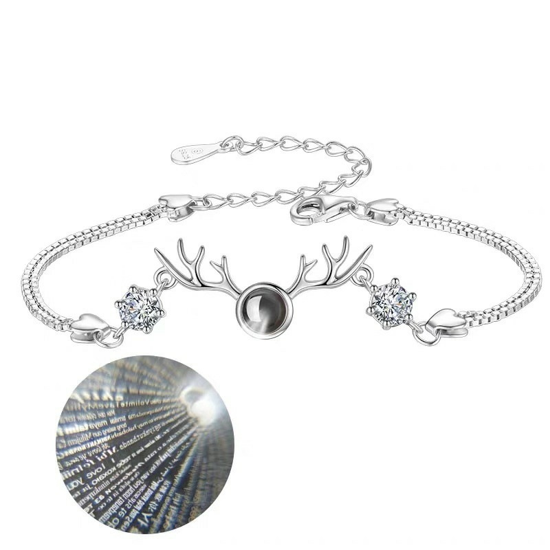 A deer bracelet [white gold]]