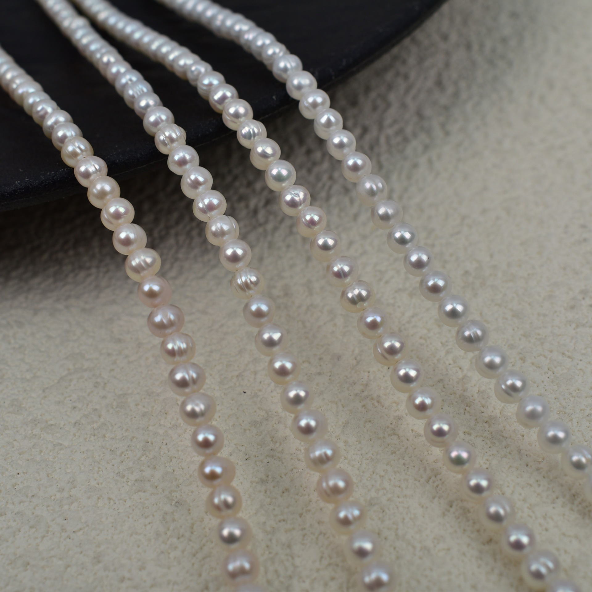 About 4mm threaded egg round white