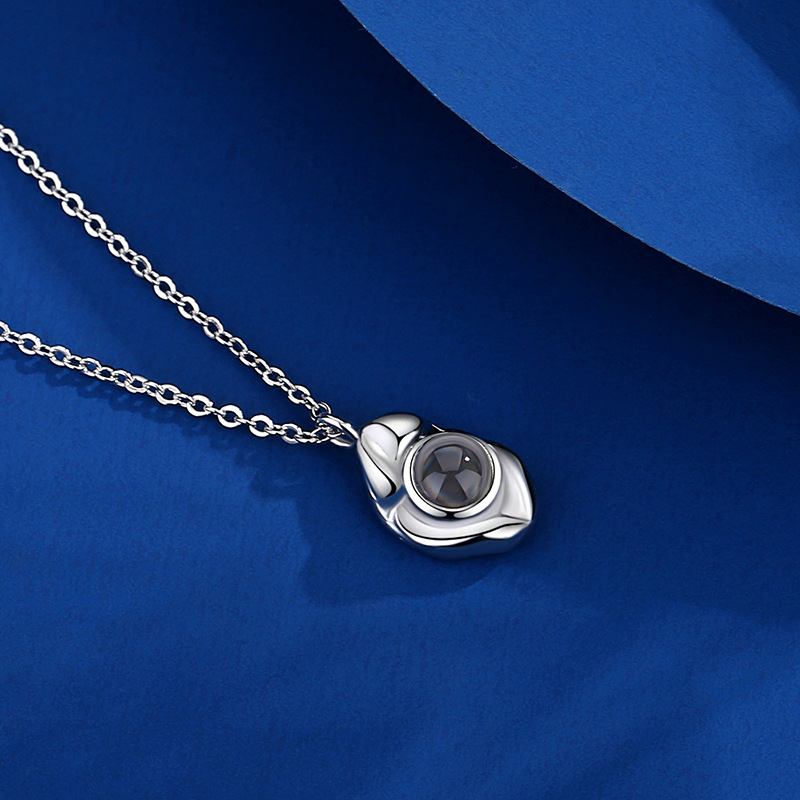 Broken shell projection necklace [white gold]]
