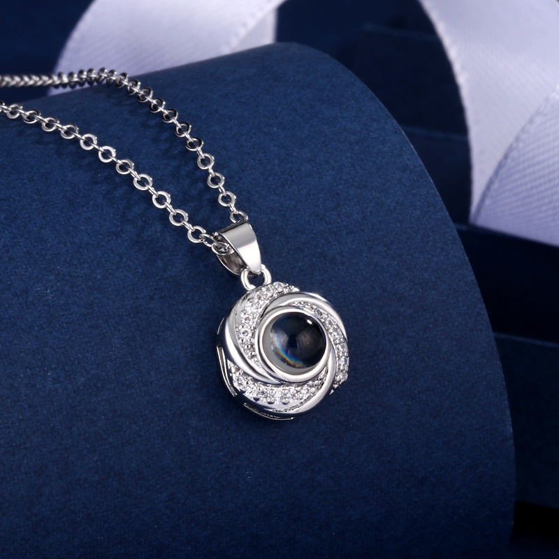 Rose projection necklace [white gold]]